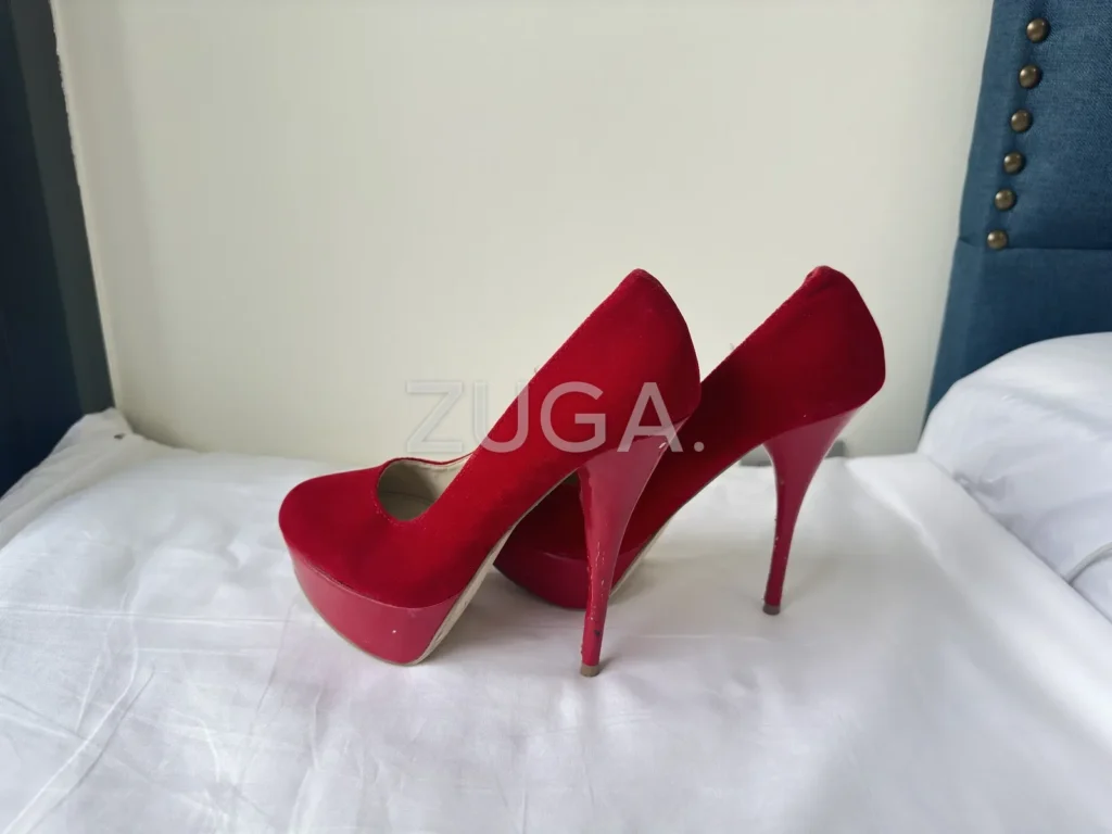 Red platform pumps